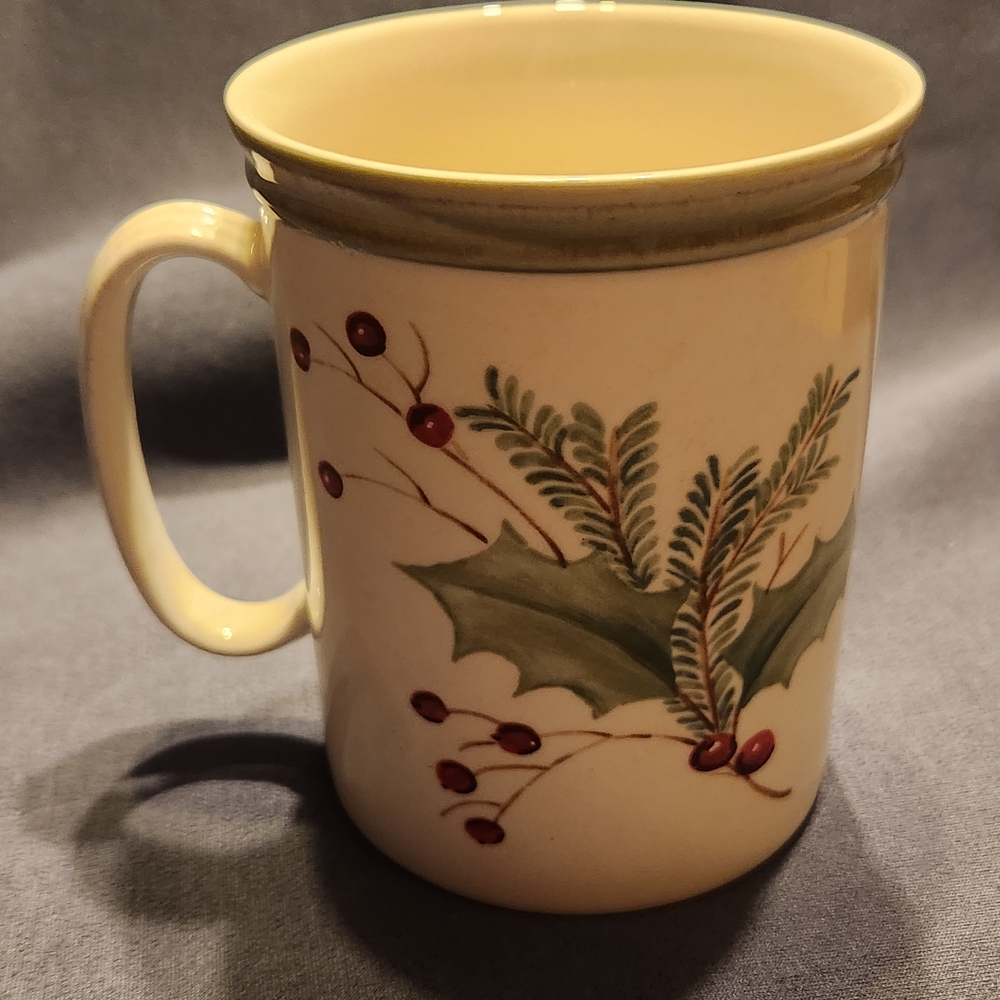 Lenox Holiday Gatherings Holiday Berry Mug